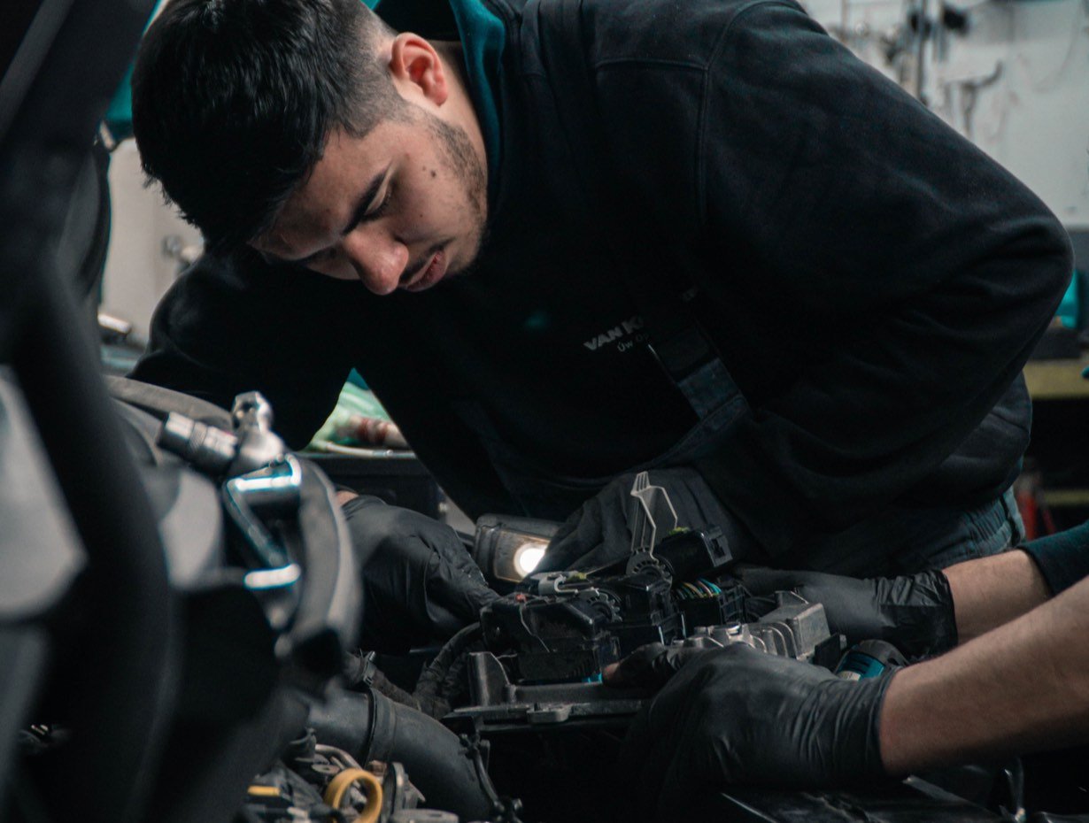top race garage ras al khor dubai